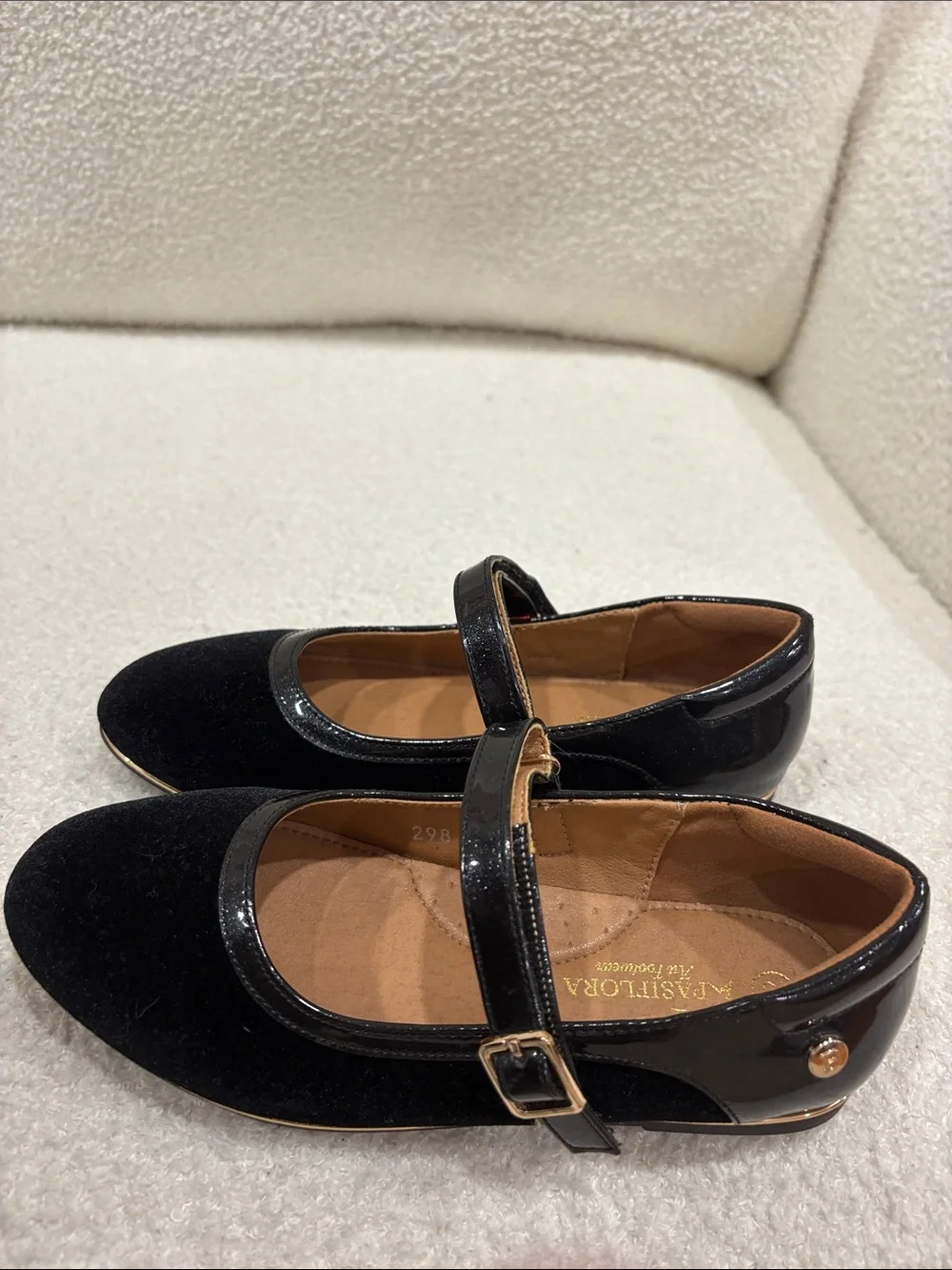 Pasiflora black Mary Jane Dress Shoes with Glossy shimmer back & Strap